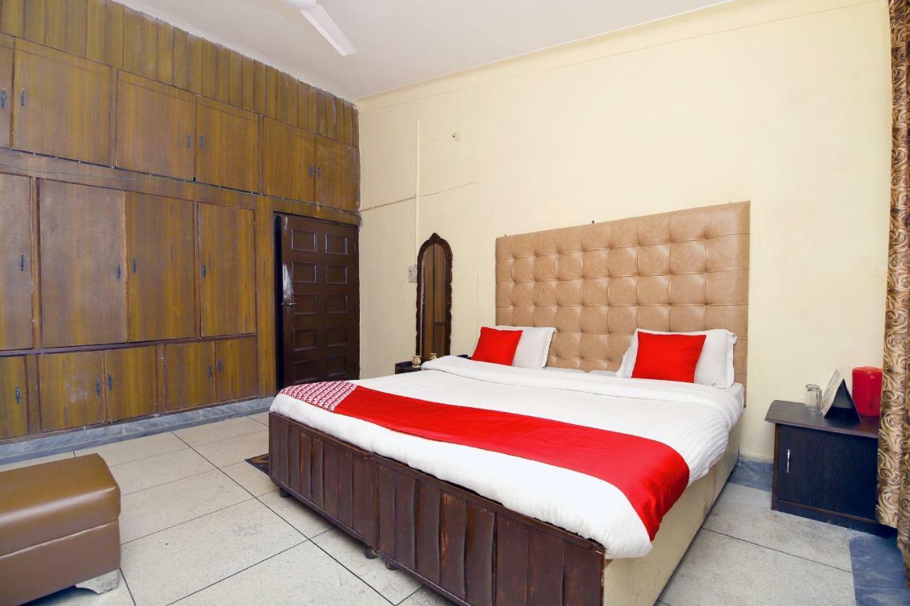Oyo 8670 Hotel Usha Palace Mussoorie Exteriör bild