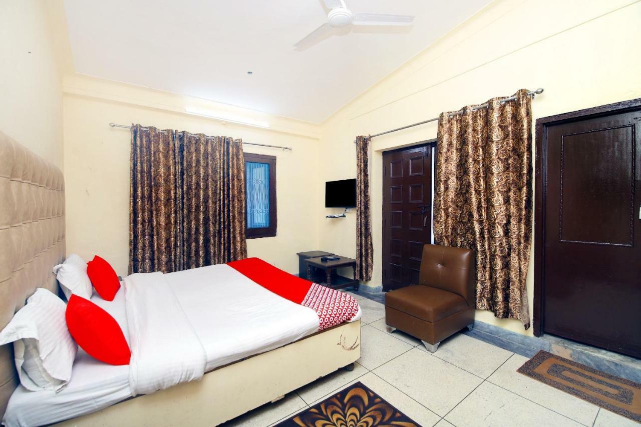 Oyo 8670 Hotel Usha Palace Mussoorie Exteriör bild
